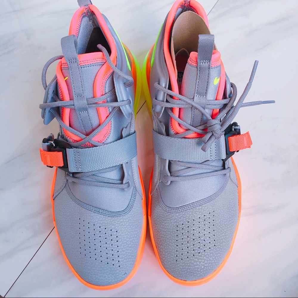 Nike Air Force 270 - Picture 7 of 8